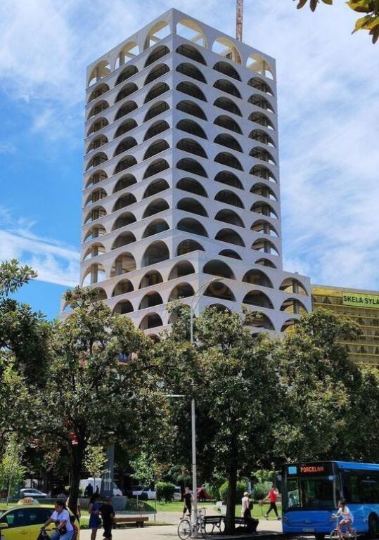 🏢 ZYRË ELITARE ME QIRA – QENDRA E TIRANËS