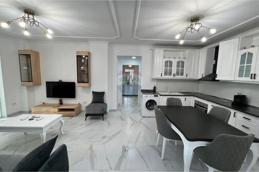 Apartament me qera , Margarita Tutulani