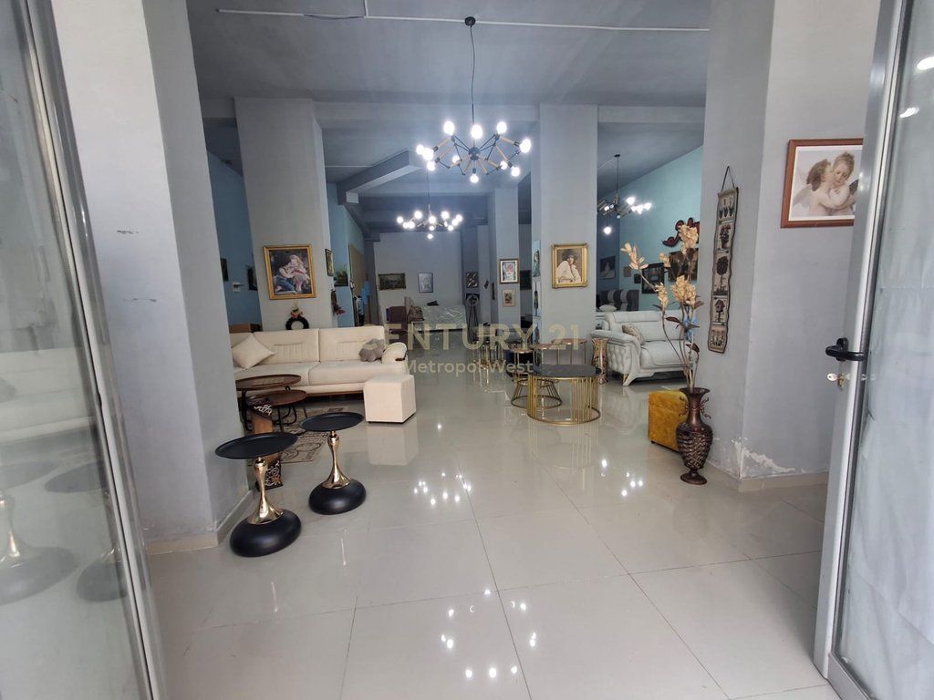 Commercial Space for Rent – Unaza e Re, near Teodor Keko Street!