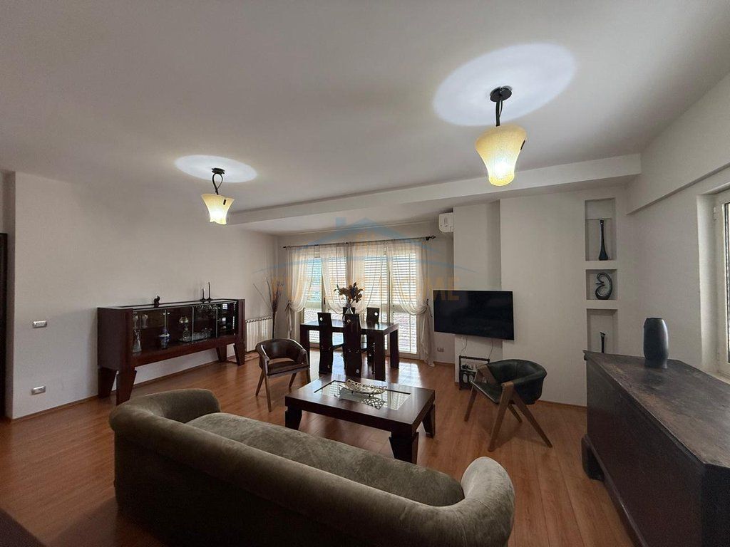 Affitto, Appartamento 2+1, Blloku, Tirana.