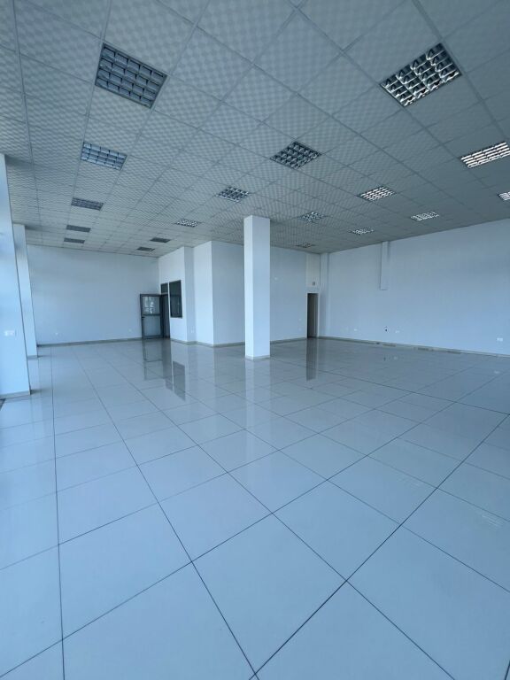 NEGOZIO IN AFFITTO 160M2 MEZEZ FUSHE