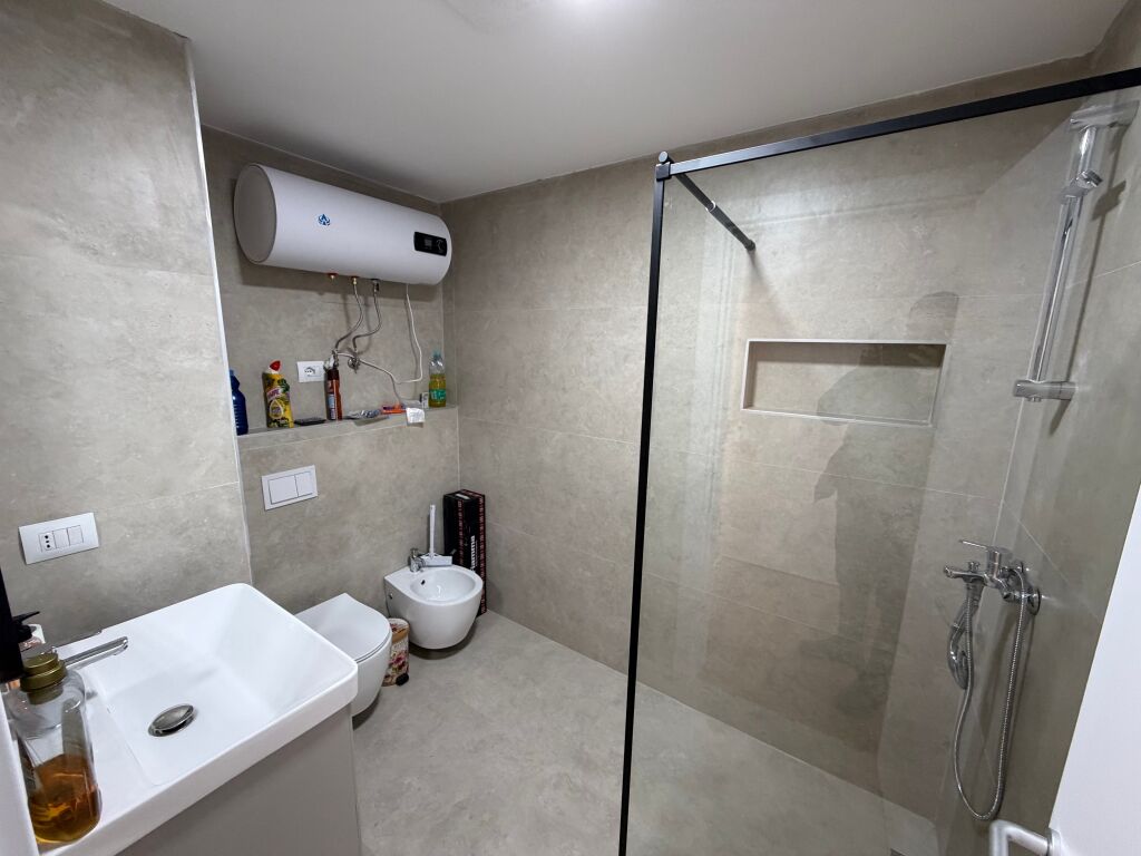 📣 AFFITTO SUPER Appartamento 2+1 Con 2 Bagni E Deposito 📍 Vicino Casa Italia ✨   🏢 Nuova Costruzione  🪜 4° Piano (Con Ascensore)  🛋️ Arredato Con Condizioni Moderne  ✅ Mai Abitato Prima   💶 Prezzo 750 Euro