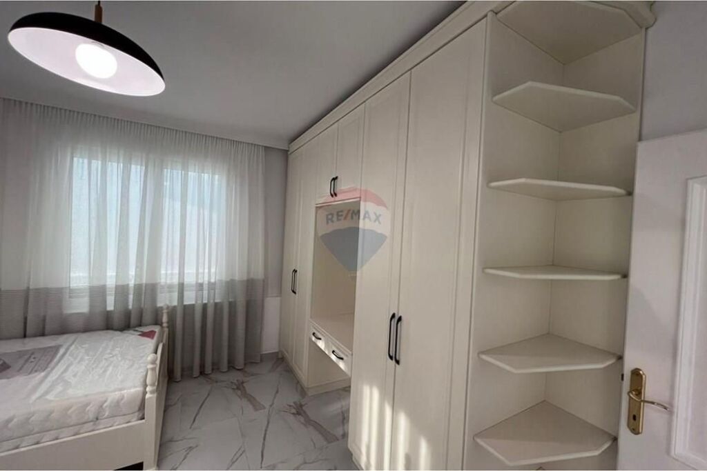 Apartament me qera , Margarita Tutulani