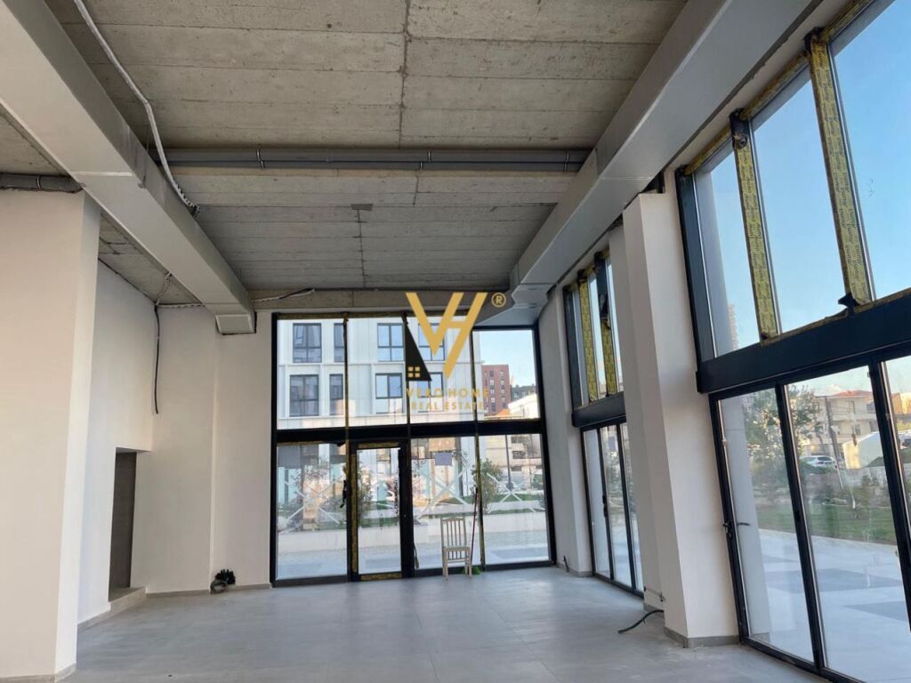 BUSINESS PREMISES 120 M2 FOR RENT AT NEW BOULEVARD 1,500 EURO