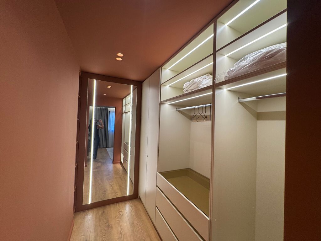 🏡 Apartment 1+1 for rent at Oasis Residence, Astir  ✔️ The apartment is fully furnished ✔️ Modern and contemporary furnishing ✔️ Includes parking space 🚗 ✔️ Quiet and accessible area  💰 Price: 70,000 lek / month