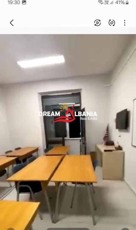 Ufficio in affitto 3 ambienti di lavoro a Bllok vicino a Conad, Tirana (ID 42611526)