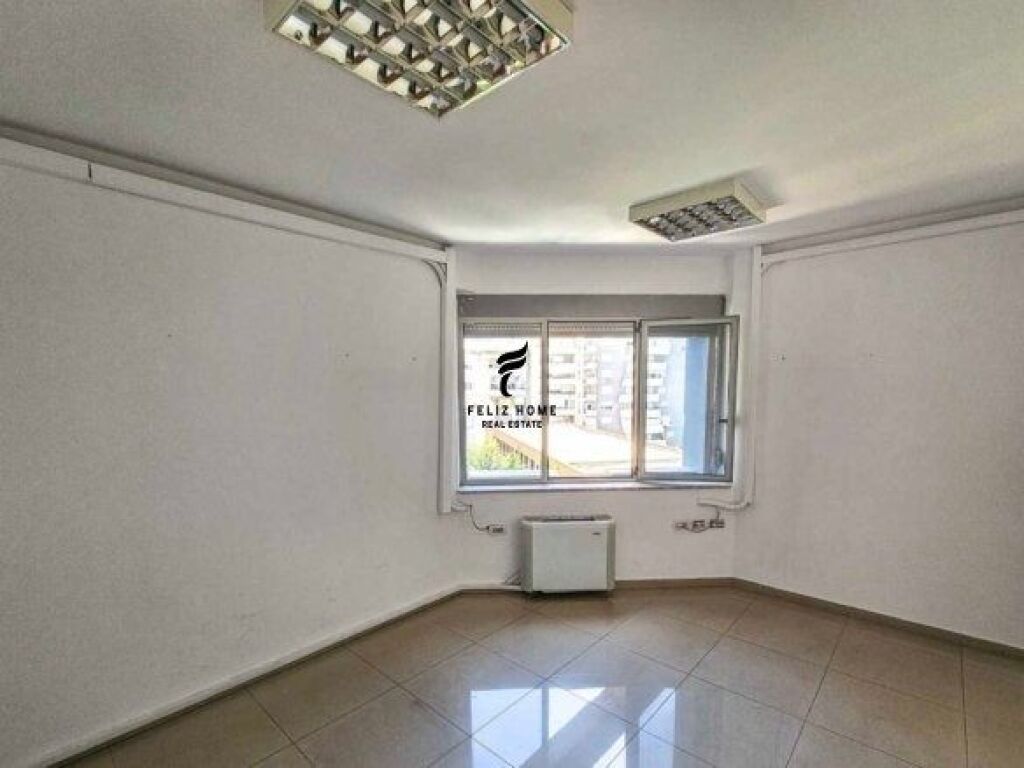 UFFICIO IN AFFITTO 300 M2 VIA DIBRA 260.000 LEKE FH-69505