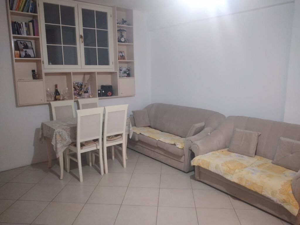 🏡 Appartamento in affitto –📍 Garden City, Vicino a Casaitalia 💰 Prezzo: 43.000 lek/mese