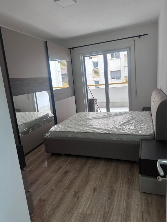 Apartament 1+1 me qira – Kompleksi E-88, Rruga "Dritan Hoxha" !