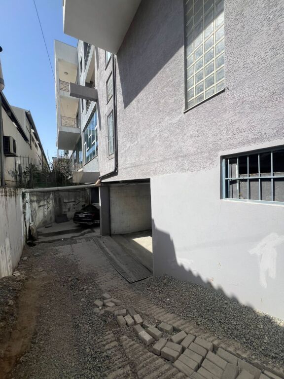 MAGAZZINO IN AFFITTO 150M2 MEZEZ FUSHE