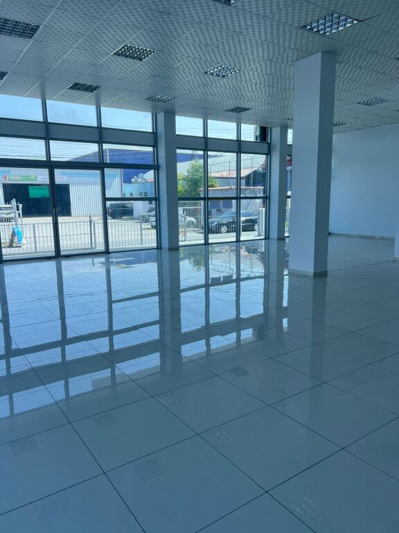 NEGOZIO IN AFFITTO 160M2 MEZEZ FUSHE