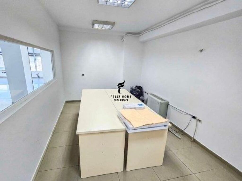 UFFICIO IN AFFITTO 300 M2 VIA DIBRA 260.000 LEKE FH-69505