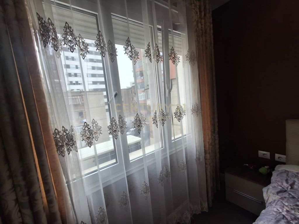 Jepet me Qira Apartament 2+1+Ballkon