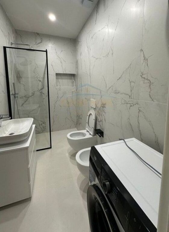 Affitto, Appartamento 1+1, Bulevardi i Ri, Tirana.