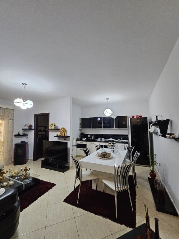 Affittasi: *Appartamento 1+1+ cucina separata (Kodra Diellit) palazzo nuovo prezzo *60.000 / Mese*