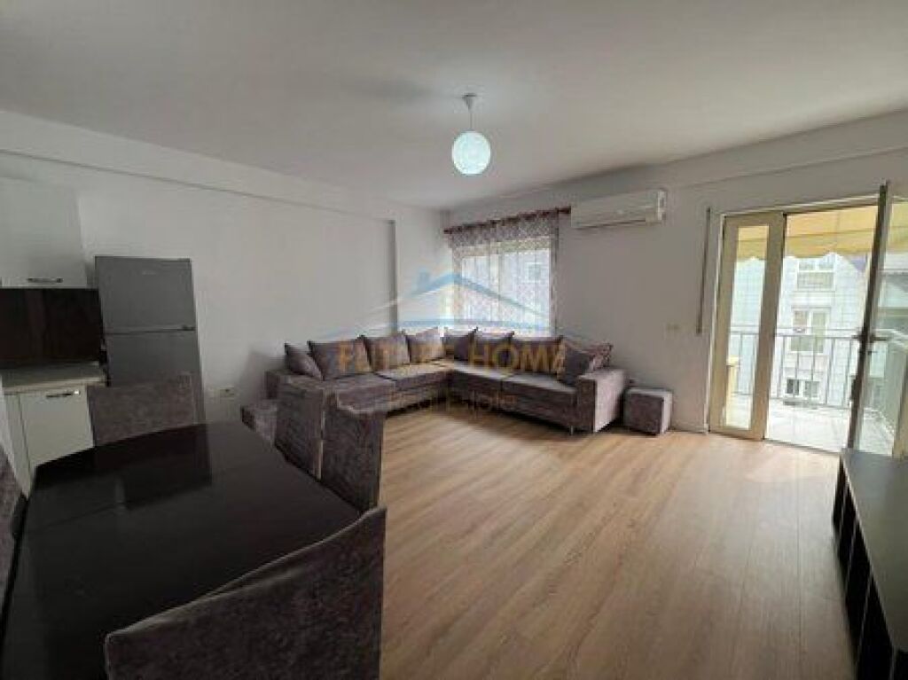 In vendita, Appartamento 2+1, Via Barrikadave, Tirana