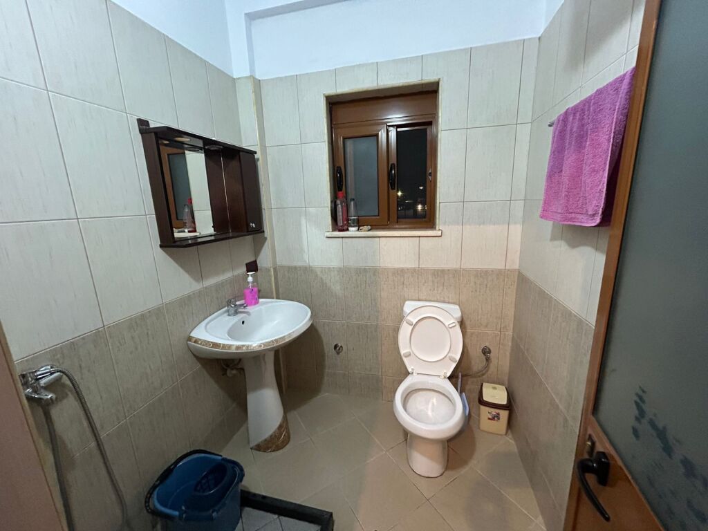 🏠 Appartamento 2+1 in affitto a 📍 Kombinat💰 Prezzo: 40.000 lek/mese