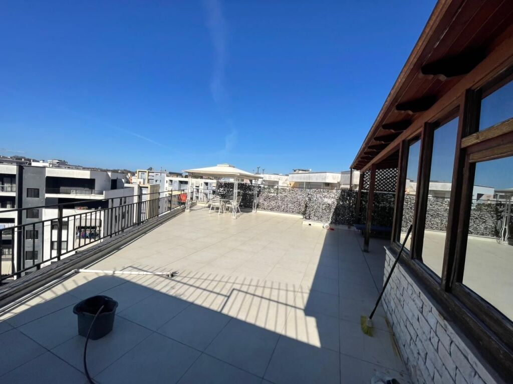 Ofrohet per shitje penthouse ne Astir