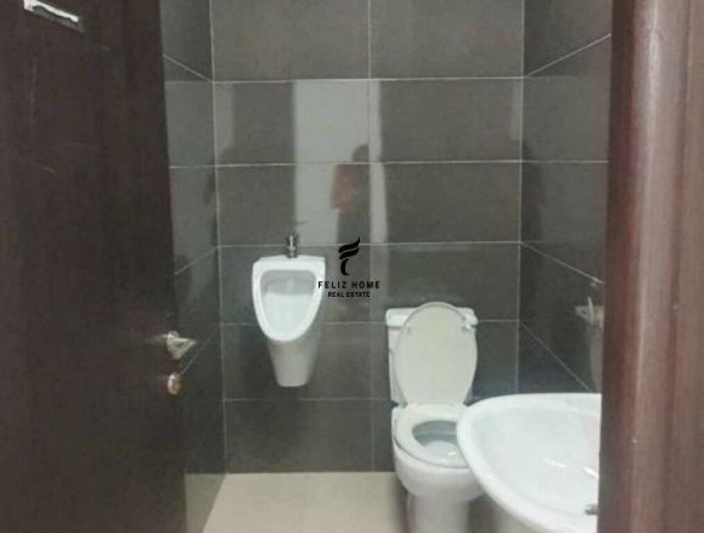 SHOP FOR RENT 178 M2 TRAIN STATION 165,000 LEKE FH-69466