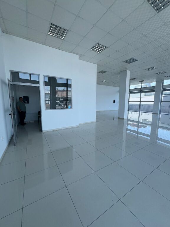 NEGOZIO IN AFFITTO 160M2 MEZEZ FUSHE