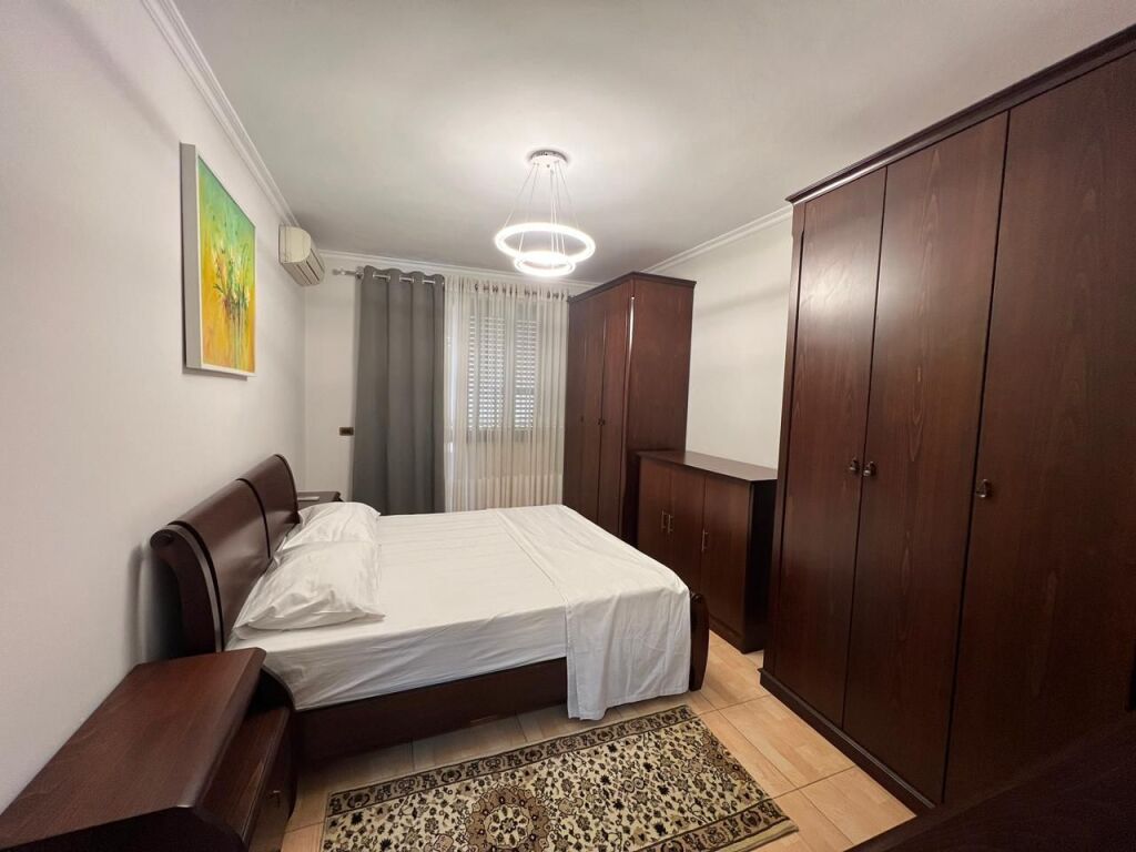 Rent, Apartment 2+1+2 bathrooms, "Rruga e Kavajës", Tirana.