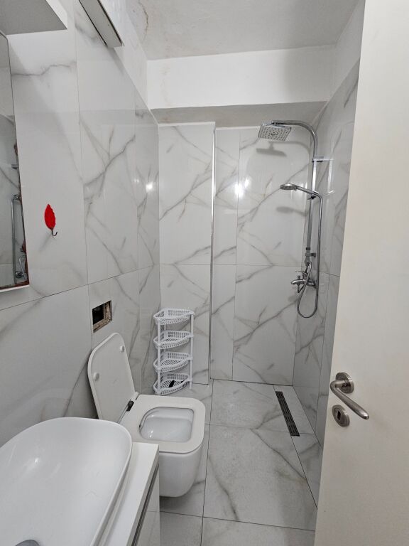 Shitet  Garzonjere e investuar totalisht nga e para KODRA DIELLIT  33m2 | çmimi  68,500/euro 📍*Eleonora  pranë Xhangollit  