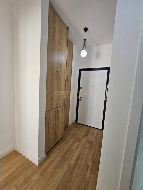 Affittiamo appartamento 2+1 con veranda presso Rezidenca Kodra e Diellit