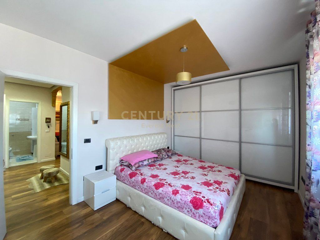 Appartamento 2+1+2 in vendita nella zona di Xhamllik