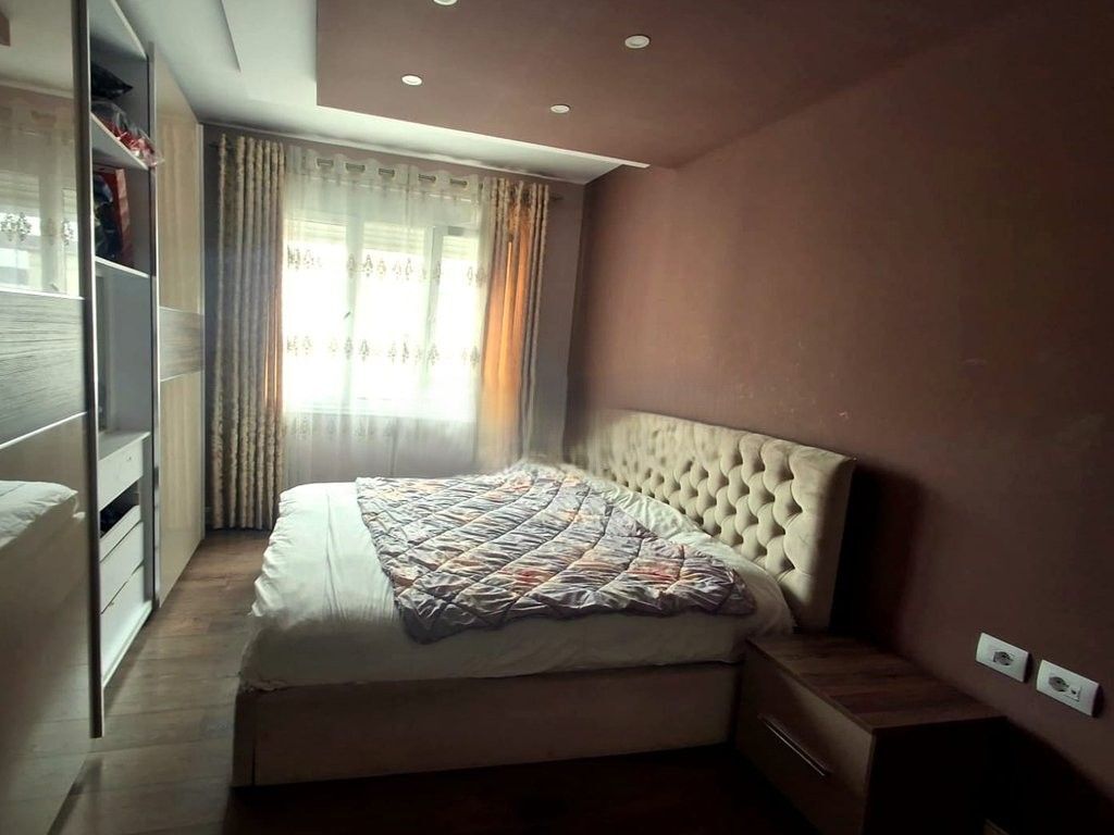 Jepet me Qira Apartament 2+1+Ballkon – tek Shkolla e Baletit 650 € /Muaj