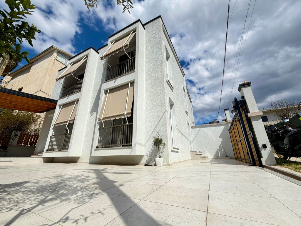 📣 SUPER VILLAS FOR RENT 📍 Kodra e Priftit 🛣️ "Dalip Topi" Street ✨