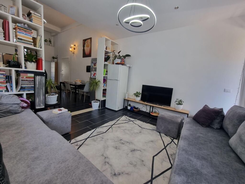 DUPLEX FOR SALE AT THE ZOOLOGICAL GARDEN