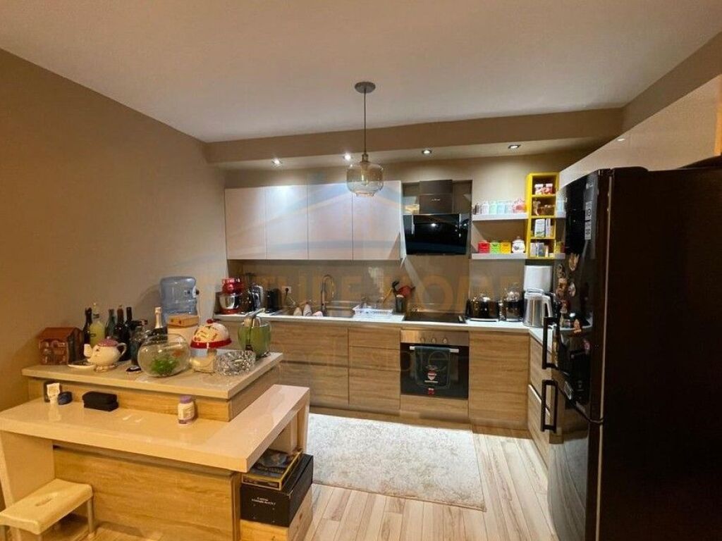 In vendita, Appartamento 2+1+2, Città Studentesca, Tirana