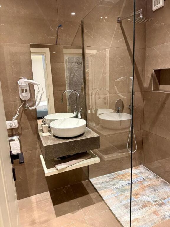 Hotel in affitto a Vlore (ID BH24) Vlore