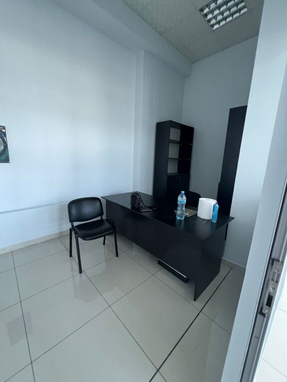 NEGOZIO IN AFFITTO 160M2 MEZEZ FUSHE
