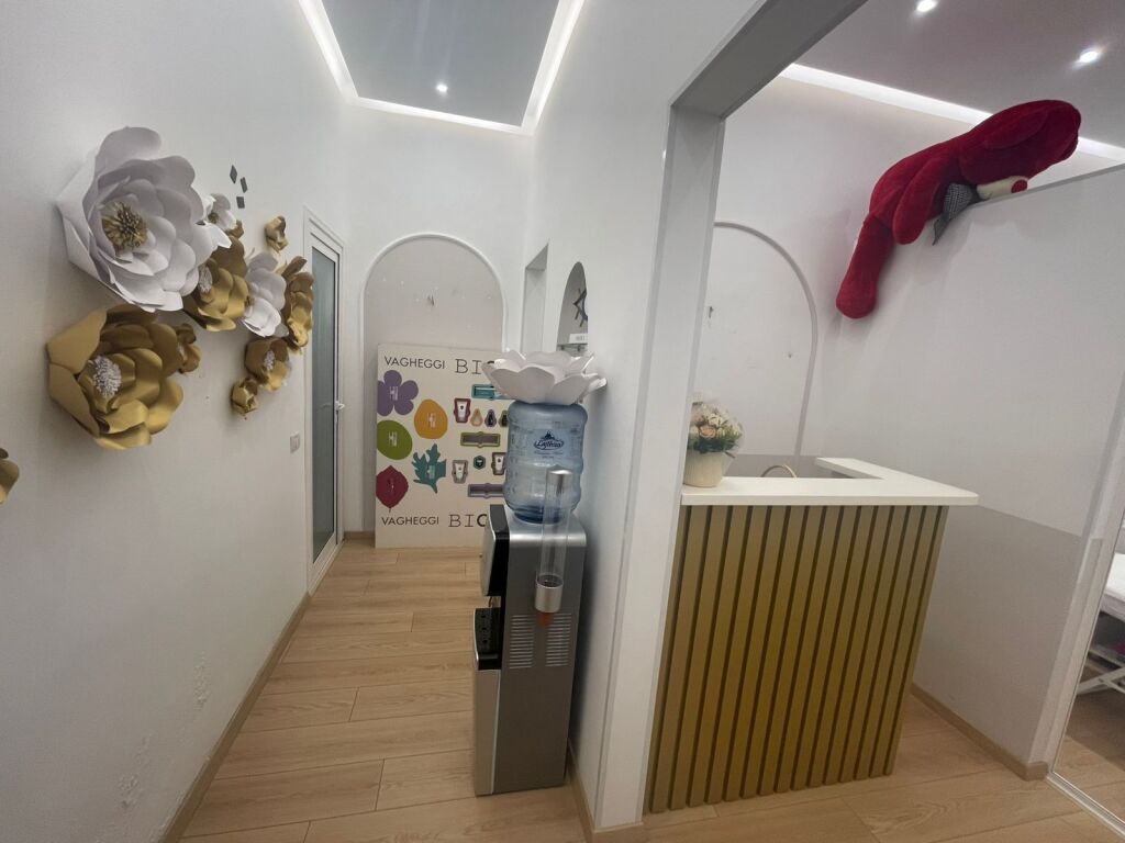 Business for sale together with the premises
