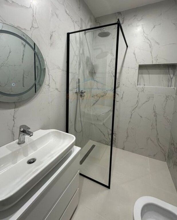 Affitto, Appartamento 1+1, Bulevardi i Ri, Tirana.