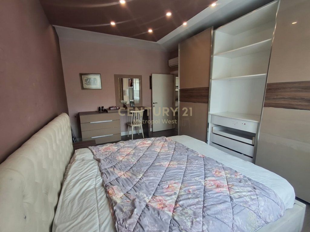 Jepet me Qira Apartament 2+1+Ballkon