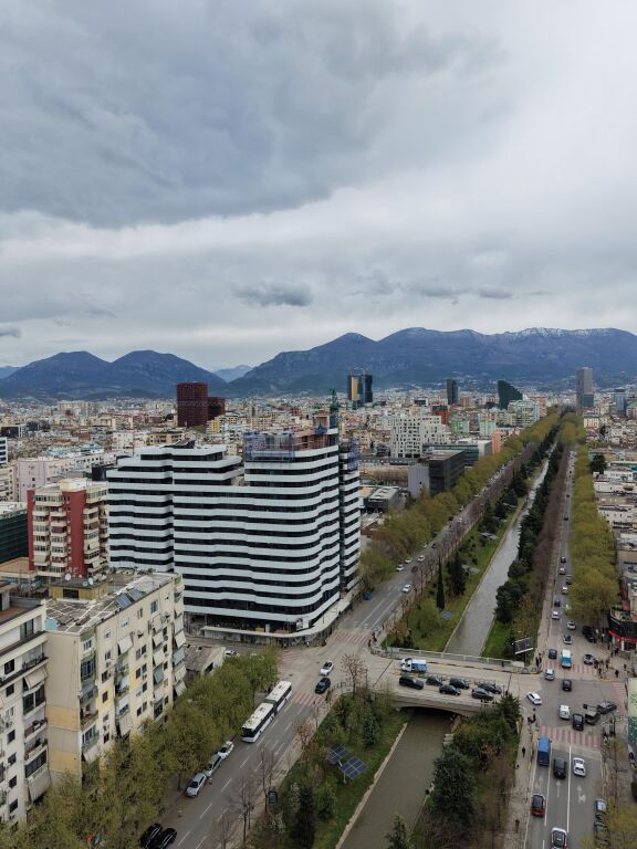 🏢 Business Premises for Rent – Corner Residence, Kavajës Street
