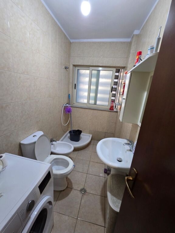 🏠Appartamento 1+1 in affitto 📍Ex Campo di Aviazione  🏷️Prezzo: 45.000 Leke/Mese