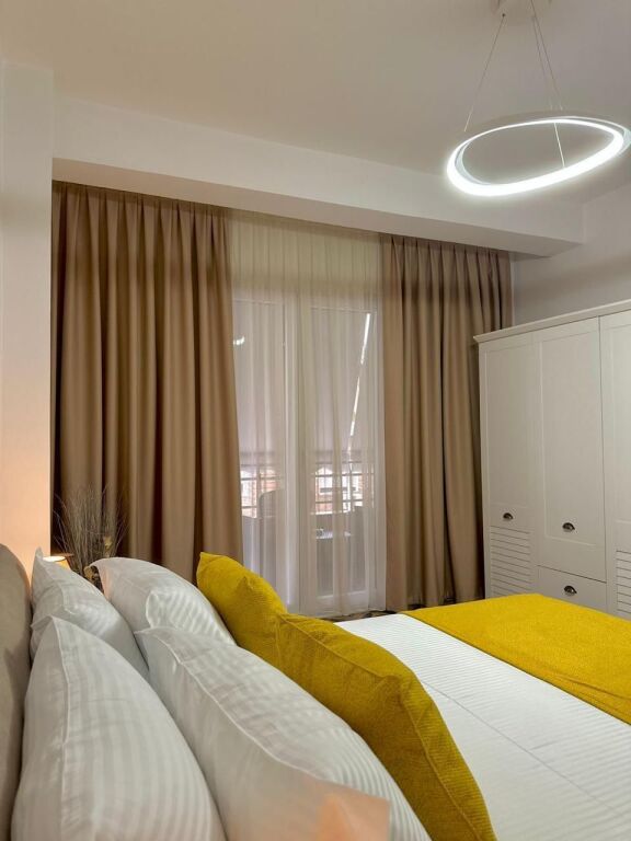 🏠Appartamento 1+1 in affitto 📍Centro, vicino al Mercato Çam  🏢3° piano, con ascensore 🏷️Prezzo: 75.000 Leke/mese 