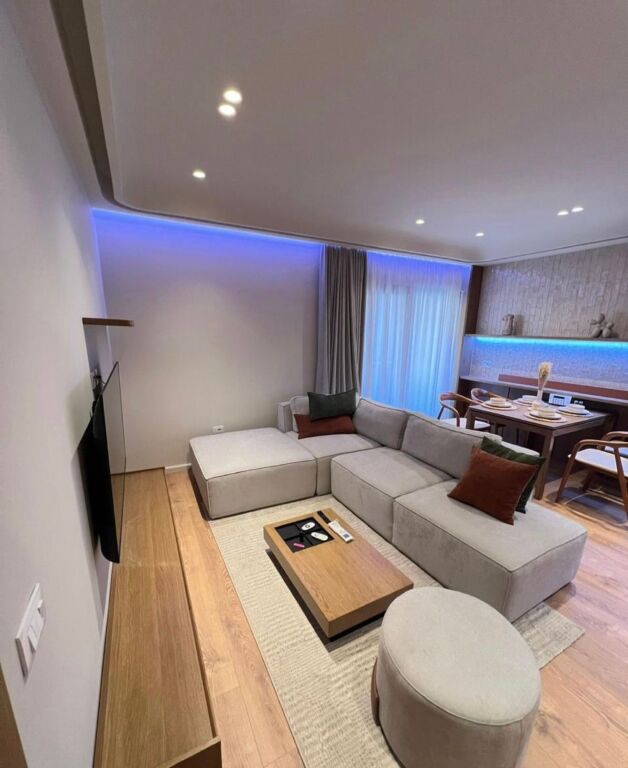 🏡 Apartment 1+1 for rent at Oasis Residence, Astir  ✔️ The apartment is fully furnished ✔️ Modern and contemporary furnishing ✔️ Includes parking space 🚗 ✔️ Quiet and accessible area  💰 Price: 70,000 lek / month