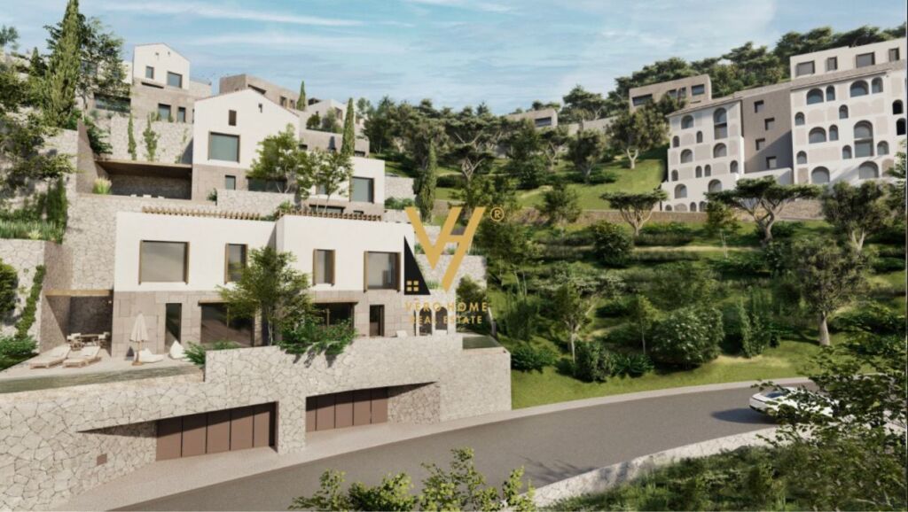 VILLA MODERNA SU TRE PIANI IN VENDITA A FOLIE VILLAGE, JALE