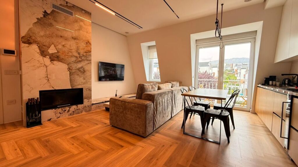 Luxury Apartment 2+1+ Parking Space in TEG