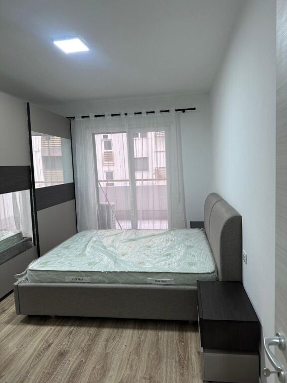 Apartament 1+1 me qira – Kompleksi E-88, Rruga "Dritan Hoxha" !