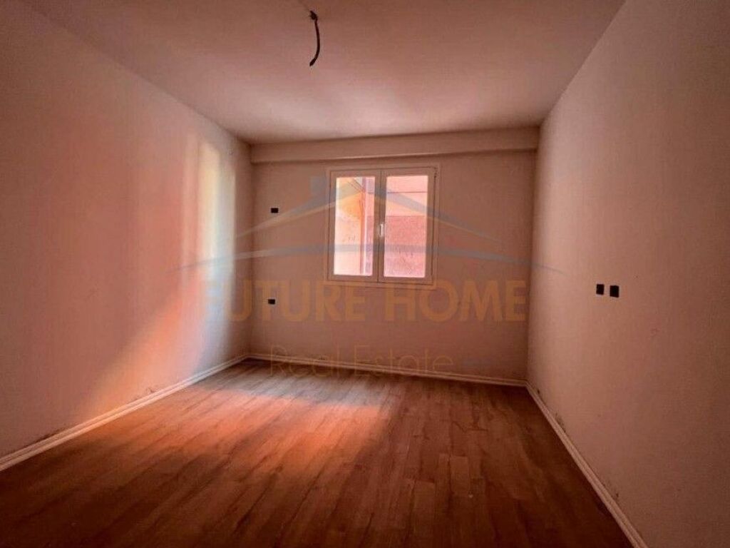 In vendita, Appartamento 1+1, Yzberisht