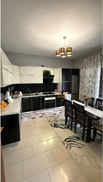 In vendita, Casa privata, 1 piano, Pezë, Tirana - 150.000€ | 121,6 m²