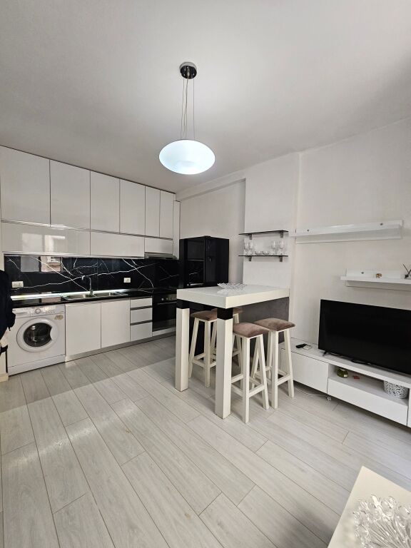 Shitet  Garzonjere e investuar totalisht nga e para KODRA DIELLIT  33m2 | çmimi  68,500/euro 📍*Eleonora  pranë Xhangollit  