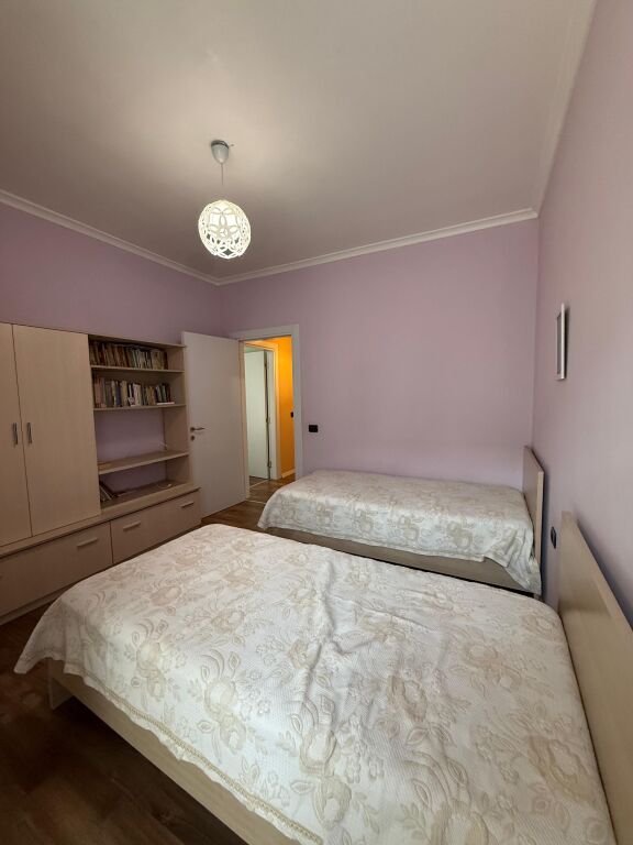 🏠JEPET ME QIRA Apartament 3+1+2+Depo+Ballkon 📍Qender, Rruga e Kavajes 💶 Çmimi: 1800€/Muaj