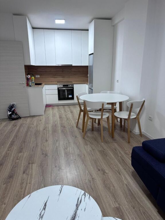 Apartament 1+1 me qira – Kompleksi E-88, Rruga "Dritan Hoxha" !
