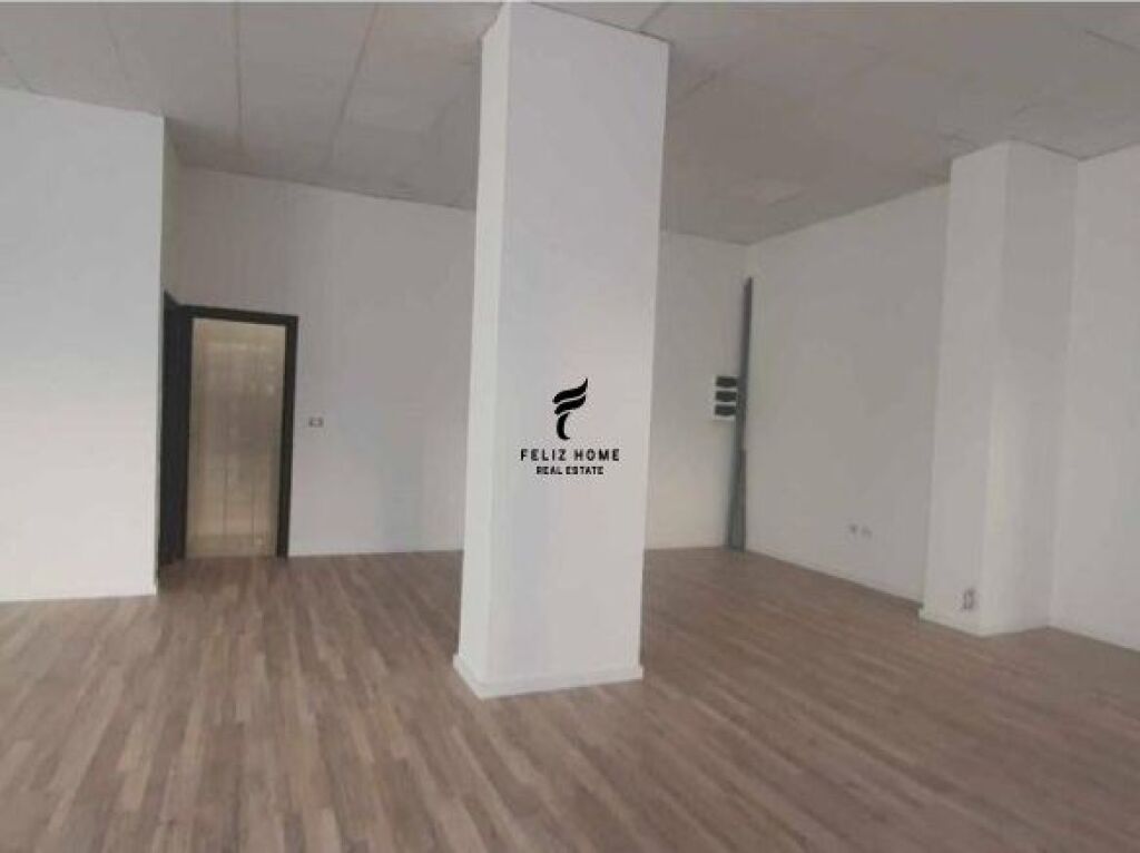 SHOP FOR RENT 178 M2 TRAIN STATION 165,000 LEKE FH-69466